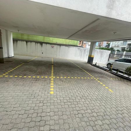 Cobertura Duplex Com Churrasqueira Гуаружа Екстериор снимка